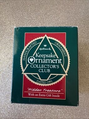 Hallmark Keepsake Ornament Collector's Club  - Green, Red & Gold Hidden Treasure